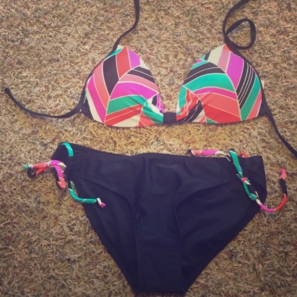 NWT Empyre swimsuit-bottoms only - Picture 2 of 4